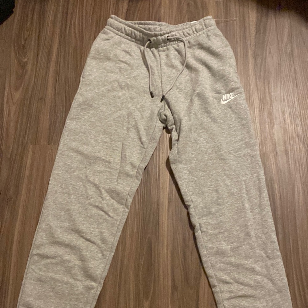 grey nike sweatpants!! soft and cute!!
